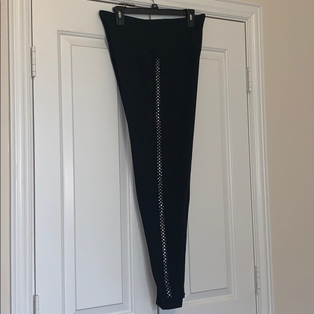 Suavé Tummy Control Leggings w Metal Design